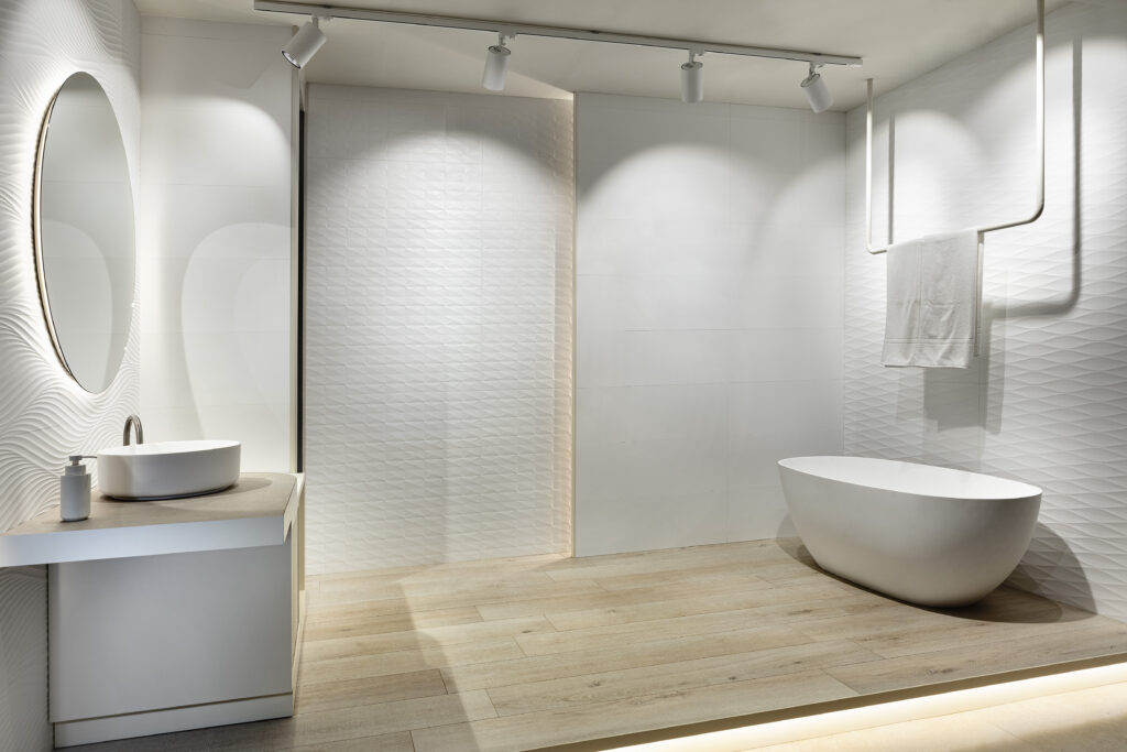 WHISTLER PORCELAIN - COTTON-33X100_FOLD_DIAMOND_WAVES_WHISTLER-MAPLE_ENC-GRUNGE-BEIGE